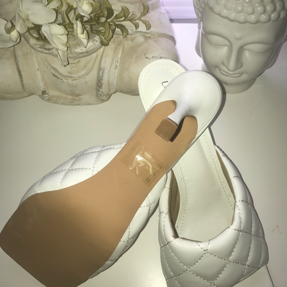 Sandals/Heels - Picture 3 of 3